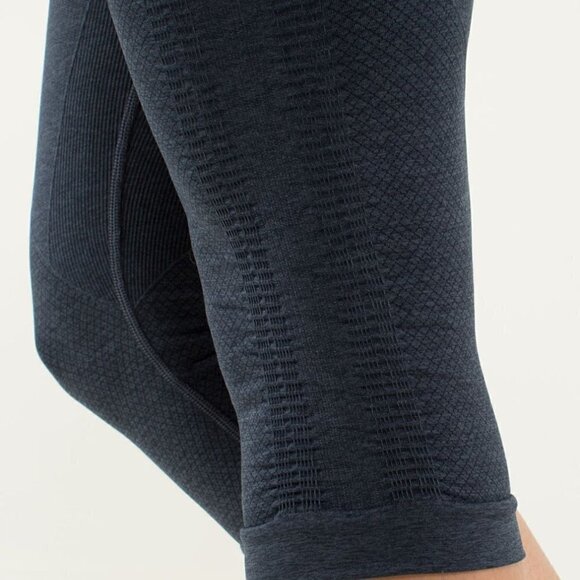 Lululemon In The Flow Crop II - 10 - Picture 3 of 7